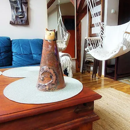 A Stone'S Throw Apartment-3